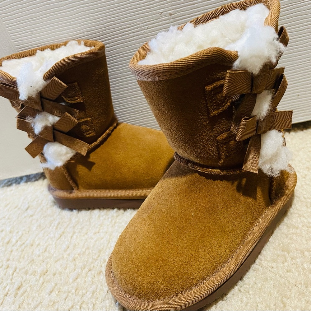 Koolaburra Toddler Victoria boots
